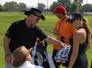 rory-and-wife-picking-next-hat - Copy (2)