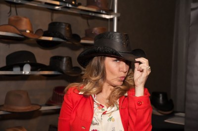 Joely Fisher- Last Man Standing- Wendi- American Hat Makers