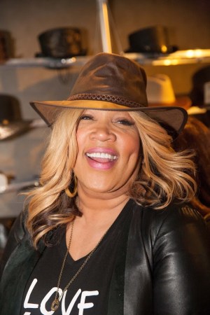 Kym Whitley-ABC's Family's Young &amp; Hungry- Yolanda- American Hat Makers
